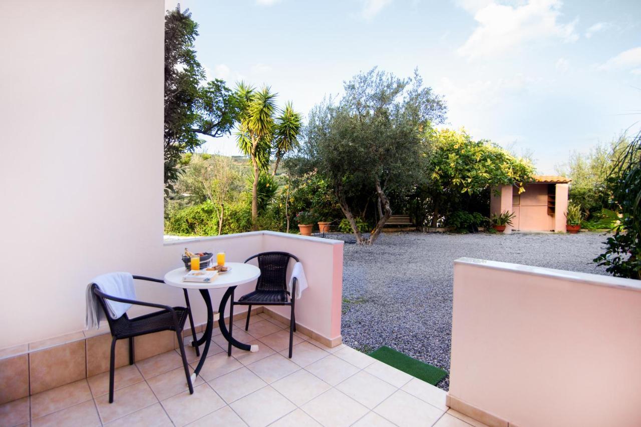 Aphrodite Studios & Apartment Bali  Exteriör bild